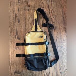 North Face Commuter Alt Sling Bag khaki